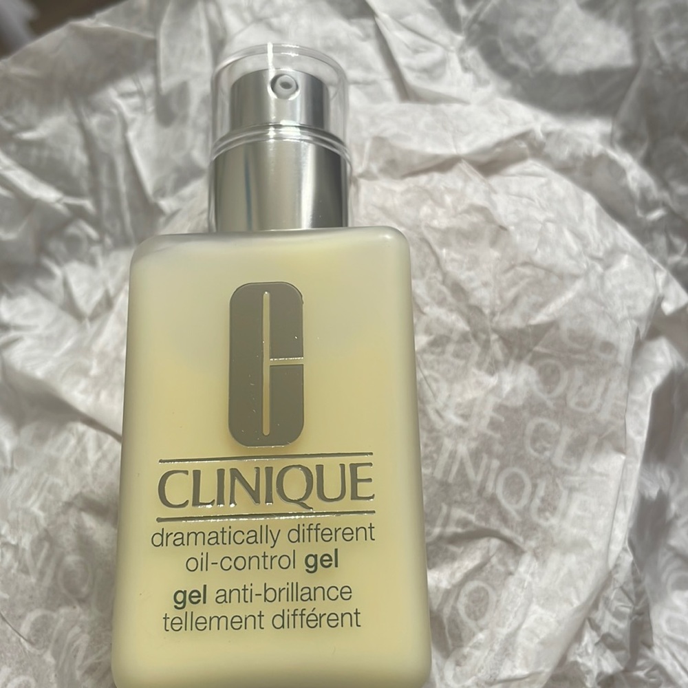 Clinique dramatically different oil control gel(step 3). This item is new.